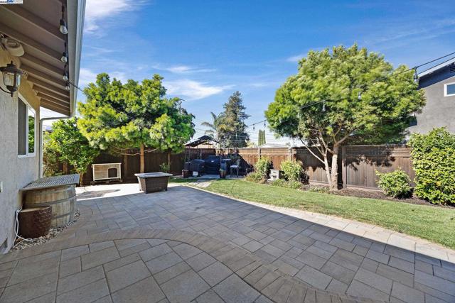 11530 Circle Way, Dublin CA: https://media.crmls.org/mediaz/fac7de2f-41b5-4a10-b579-d0f75ca9f908.jpg