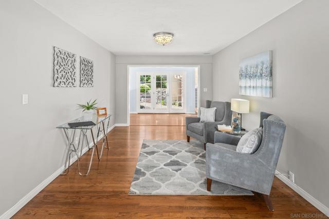 3733 La Cresta Dr, San Diego CA: https://media.crmls.org/mediaz/fac95c84-d54e-4ad2-969c-a84a23d2a50c.jpg