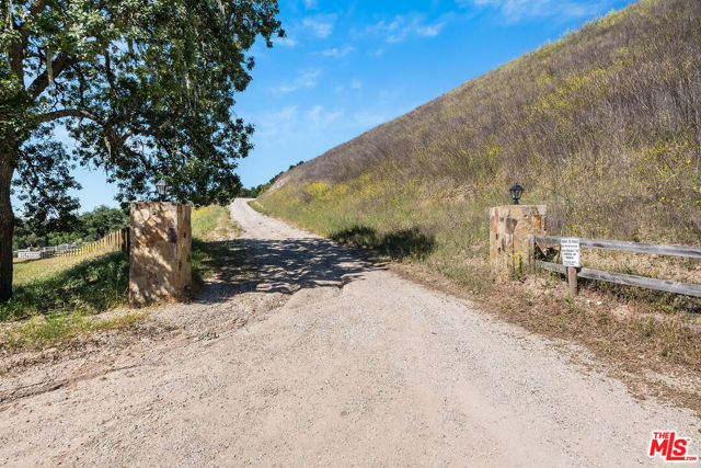 3333 & 3349 Long Valley Road, Santa Ynez CA: https://media.crmls.org/mediaz/fac9ad26-93f0-43cc-918c-144a90703ab1.jpg