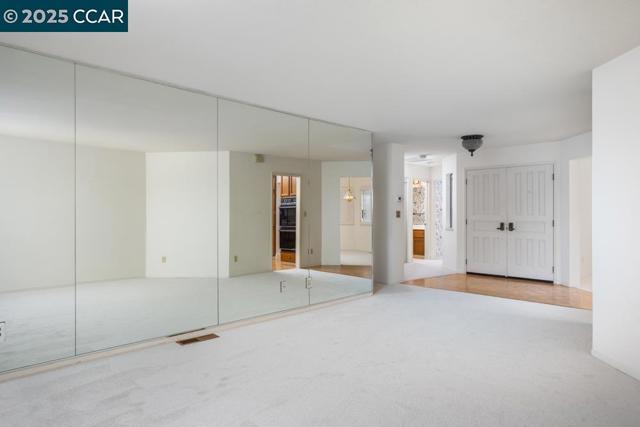 4217 Terra Granada Dr, Walnut Creek CA: https://media.crmls.org/mediaz/faca1126-8b3f-43f9-8762-86a2713cdbc3.jpg