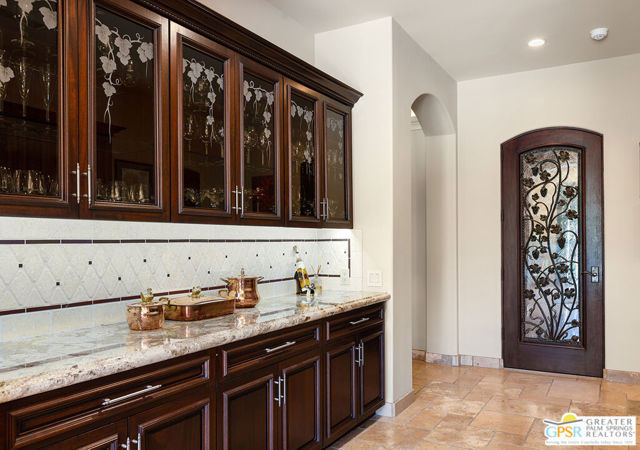 3 Coronado Court, Rancho Mirage CA: https://media.crmls.org/mediaz/faca32cc-b5be-4e8c-a37b-a5cd9b532bed.jpg