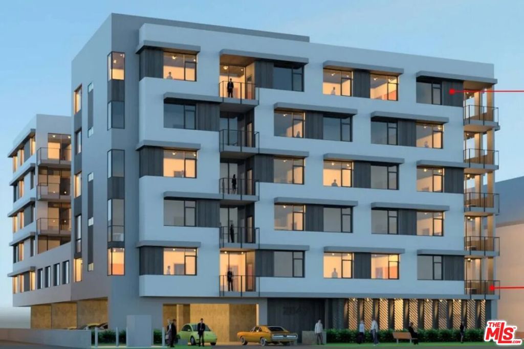 2847 Leeward Avenue #305