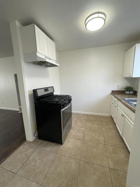 Detail Gallery Image 5 of 10 For 331 E 5th St, National City,  CA 91950 - 2 Beds | 1 Baths