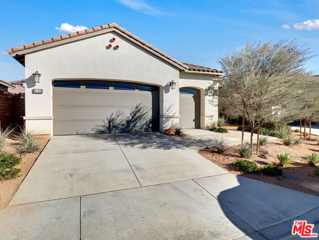 80240 Platinum Way, La Quinta CA: https://media.crmls.org/mediaz/facbe61b-a60f-4b30-a76c-e7c376acad72.jpg