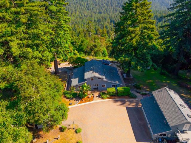 132 Pax Place Court, Aptos CA: https://media.crmls.org/mediaz/facbf544-fb0e-46f6-be97-721004fed0af.jpg