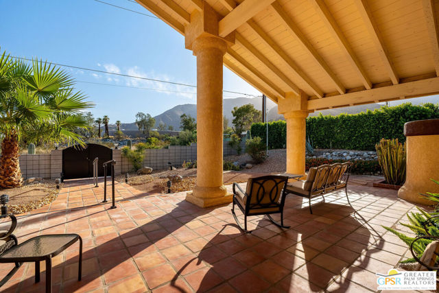 600 W Via Escuela, Palm Springs, CA 92262