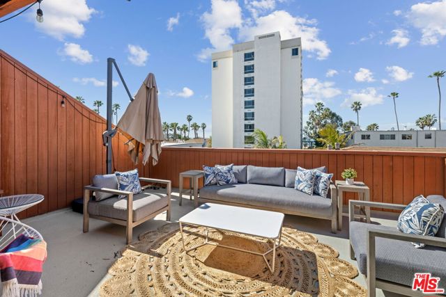 2108 Neilson Way, Santa Monica CA: https://media.crmls.org/mediaz/facc94c9-8da9-45fc-a88b-35aeecd52664.jpg