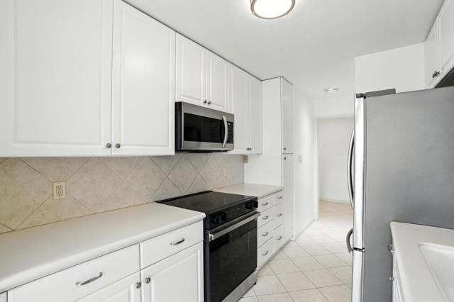 1171 Compass Lane, Foster City CA: https://media.crmls.org/mediaz/facc9850-8e88-4f8c-91bd-65f761a23bbb.jpg