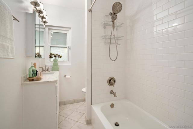 3537 Addison St, San Diego CA: https://media.crmls.org/mediaz/faccd08c-479d-4794-bac6-d3633eece87d.jpg