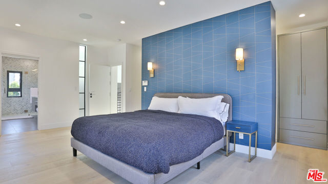 842 S Ogden Drive, Los Angeles CA: https://media.crmls.org/mediaz/facd2654-9f9a-42ca-932a-0701af948c6d.jpg