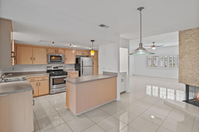 2518 S Sierra Madre, Palm Springs CA: https://media.crmls.org/mediaz/facd432f-30b8-4908-90c5-d49cc2f13cd7.jpg