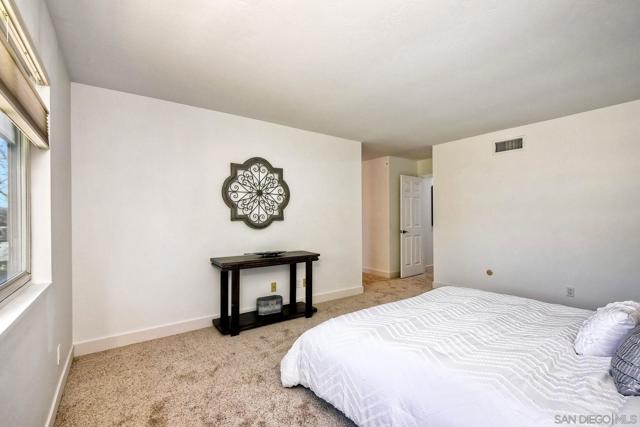 10434 Woodchuck Pt, San Diego CA: https://media.crmls.org/mediaz/face880a-2cc3-4e82-b469-1fa7b81d3c90.jpg