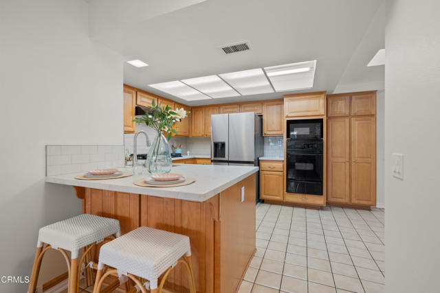 Detail Gallery Image 9 of 52 For 3807 Olivo Ct, Camarillo,  CA 93010 - 5 Beds | 3/1 Baths