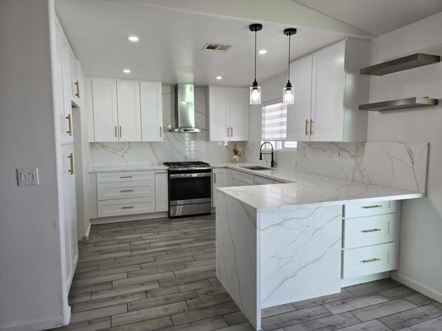 15203 Avenida Ramada, Desert Hot Springs CA: https://media.crmls.org/mediaz/facfc900-6745-4ad6-ae2f-e73d091d1d2b.jpg