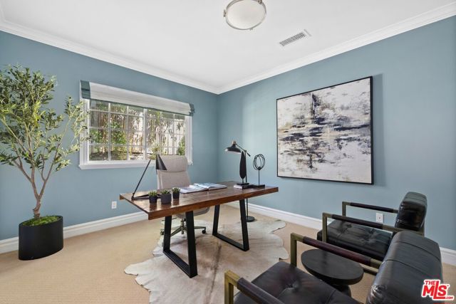 17710 Karen Drive, Encino CA: https://media.crmls.org/mediaz/facfedfd-68d9-495a-9c99-561244a59fad.jpg