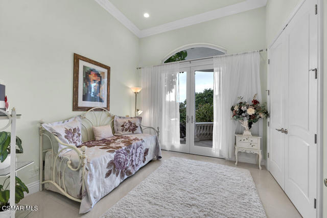 932 Rosario Drive, Thousand Oaks CA: https://media.crmls.org/mediaz/fad03014-645e-4b1c-9129-a9f67aa31add.jpg