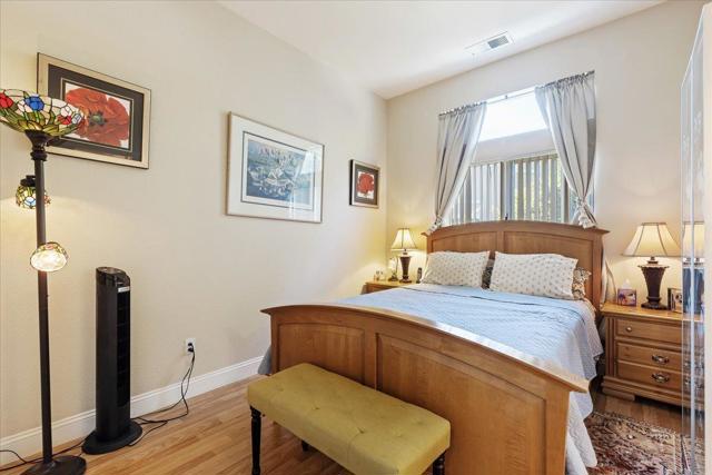 490 Chesapeake Terrace, Brentwood CA: https://media.crmls.org/mediaz/fad04956-232e-4092-81bd-995261cd14b9.jpg