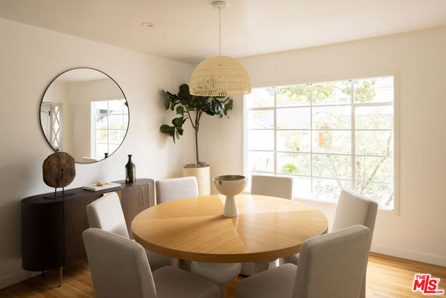 4039 Fairway Boulevard, View Park CA: https://media.crmls.org/mediaz/fad04db3-2990-4a4d-82a9-a5d3ee4c36a5.jpg