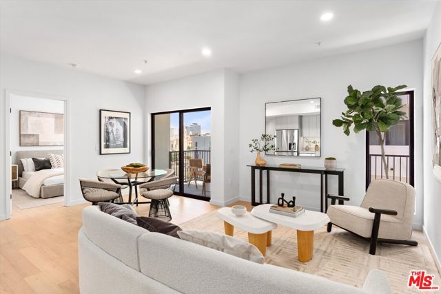 904 S New Hampshire Avenue, Los Angeles CA: https://media.crmls.org/mediaz/fad06c77-76b8-4f60-b51b-785e4574c53b.jpg
