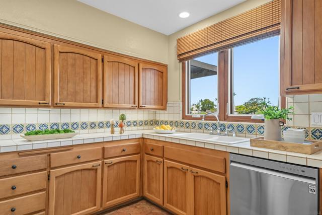 4576 44th Street, San Diego CA: https://media.crmls.org/mediaz/fad0bedb-bde3-4c66-9dd5-b84d33c40f7b.jpg