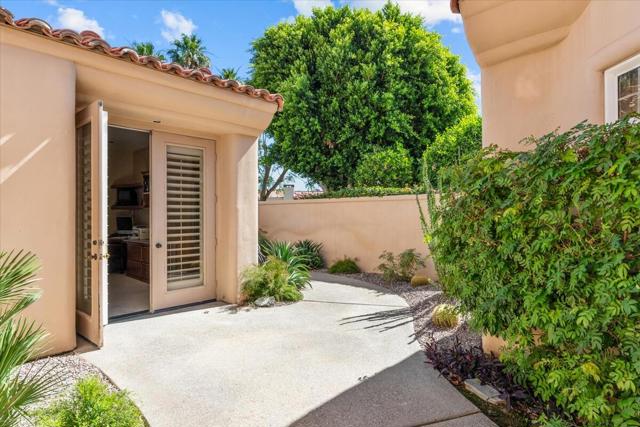 79765 Liga, La Quinta CA: https://media.crmls.org/mediaz/fad10de4-e19e-48d4-a6c4-764eb5fbfcfc.jpg