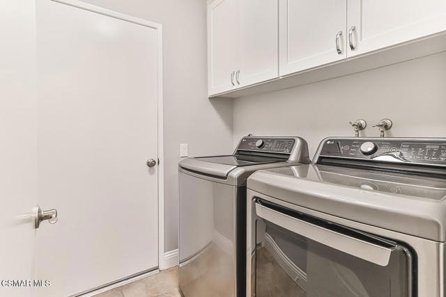 160 Cottage Grove Avenue, Camarillo CA: https://media.crmls.org/mediaz/fad18506-7176-446d-a2aa-77e8eb6a2d4b.jpg