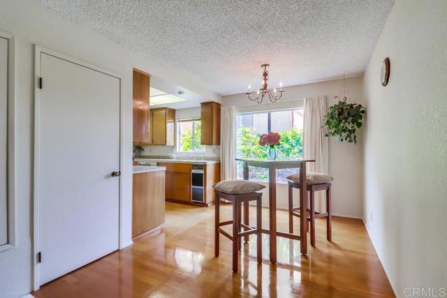 Detail Gallery Image 7 of 37 For 1762 Locust St #4,  San Diego,  CA 92106 - 2 Beds | 2/1 Baths