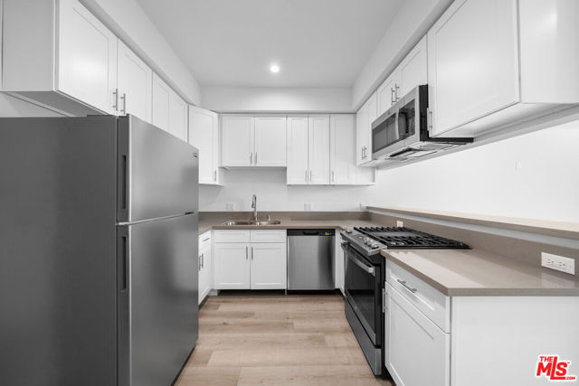 5612 Lexington Avenue, Los Angeles CA: https://media.crmls.org/mediaz/fad1b67a-83e8-4939-8984-8d1c37bb5884.jpg