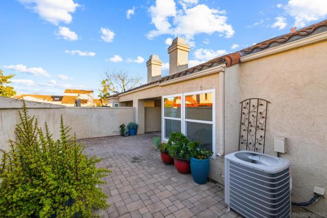 15905 Avenida Villaha, San Diego CA: https://media.crmls.org/mediaz/fad1c15c-a7f1-48da-bb07-fb92800ff0a6.jpg