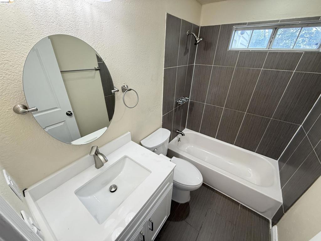 https://media.crmls.org/mediaz/fad1c933-2d45-46bf-9e14-81bee4bbcb28.jpg?preset=X-Large