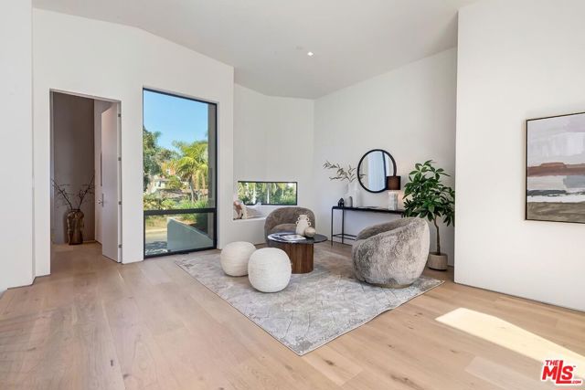 2831 Malcolm Avenue, Los Angeles CA: https://media.crmls.org/mediaz/fad351d7-1d3e-4856-952c-cd1f34249a12.jpg