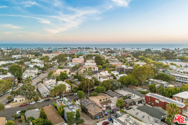 1141 Cabrillo Avenue, Venice CA: https://media.crmls.org/mediaz/fad379fa-4640-4471-893c-c76fc36ea79e.jpg