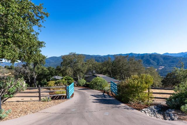 31 Asoleado Place, Carmel Valley CA: https://media.crmls.org/mediaz/fad4326d-a3f4-4792-8256-e5170e8608fa.jpg