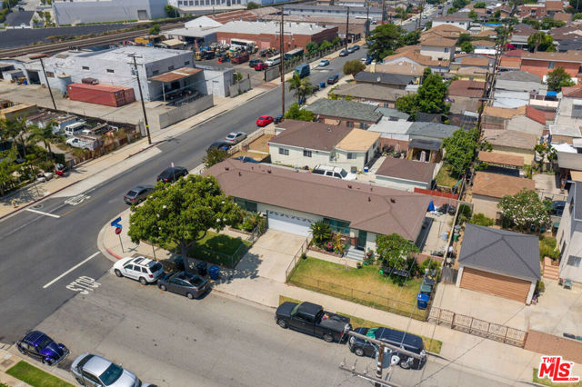 1513 Hendricks Avenue, Los Angeles CA: https://media.crmls.org/mediaz/fad4cd0f-1590-449b-95fd-fbe9f438652c.jpg