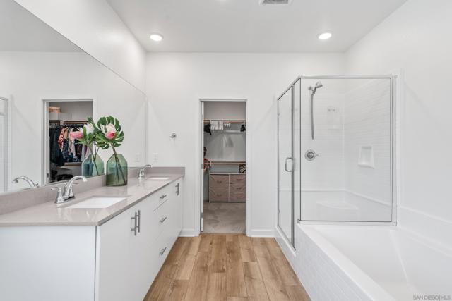 35111 Cooper Pl, Fallbrook CA: https://media.crmls.org/mediaz/fad69a7f-a91f-4691-aa00-8d83823c8724.jpg