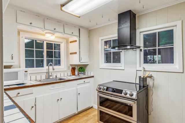 130 Hillside Way, Boulder Creek CA: https://media.crmls.org/mediaz/fad6dc71-a8de-42f1-a80e-64286d6a2e06.jpg