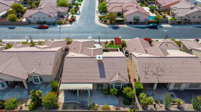 37953 Grand Oaks Avenue, Palm Desert CA: https://media.crmls.org/mediaz/fad83f4c-3b50-4255-bebf-9c84c4af1818.jpg