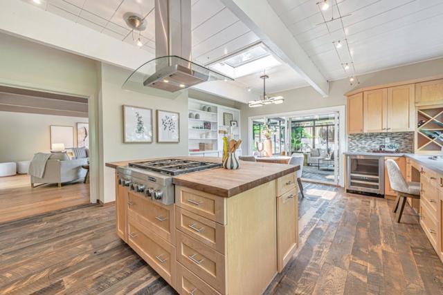 1620 Notre Dame Avenue, Belmont CA: https://media.crmls.org/mediaz/fad8de60-0b6c-4cbf-8a2b-4c13b48d552f.jpg
