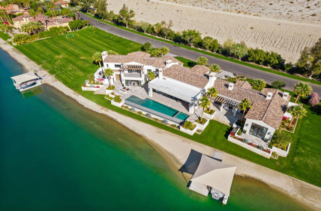 83145 N Shore Drive, Indio CA: https://media.crmls.org/mediaz/fad98ee7-64ce-4cc5-b587-0f285d8f4049.jpg