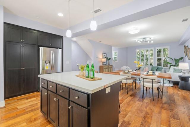 2560 Saffron Way, Mountain View CA: https://media.crmls.org/mediaz/fad99037-bb9d-405b-818a-588dfb4afd81.jpg