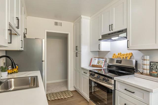 181 Del Medio Avenue, Mountain View CA: https://media.crmls.org/mediaz/fada4a95-c580-4b76-880b-bd70863ac621.jpg