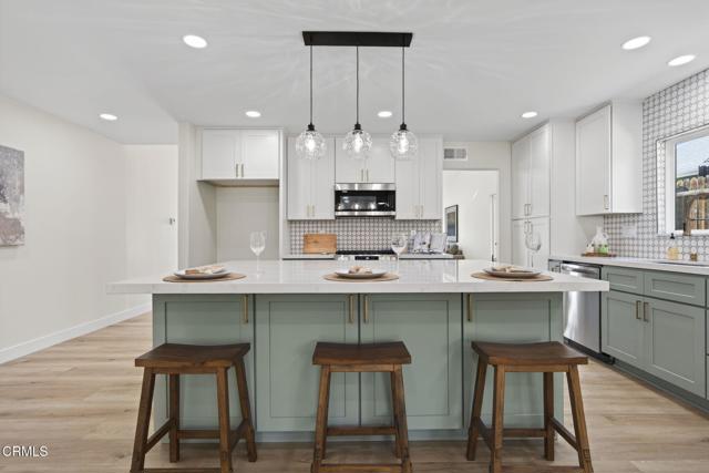 Detail Gallery Image 12 of 52 For 2086 El Rancho Dr, Camarillo,  CA 93010 - 4 Beds | 2 Baths