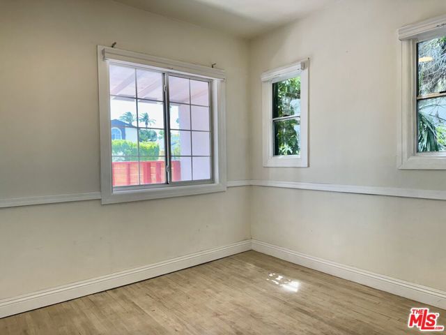2927 S West View Street, Los Angeles CA: https://media.crmls.org/mediaz/fada7938-ca92-49ba-9eee-121048a21a03.jpg