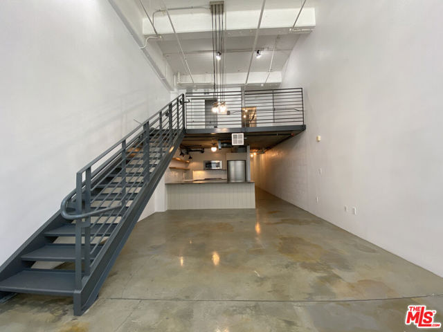 1130 S Flower Street, Los Angeles CA: https://media.crmls.org/mediaz/fada8eb7-5bd6-4487-b052-f947b1a0ddba.jpg