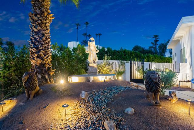 74775 Del Coronado Drive, Palm Desert CA: https://media.crmls.org/mediaz/fada9fad-b26c-4c01-abd8-4ca6ae155093.jpg