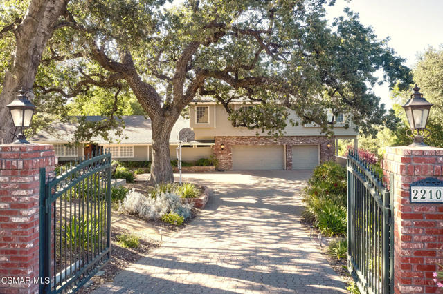 22101 Mulholland Drive, Woodland Hills CA: https://media.crmls.org/mediaz/fadaae28-fce1-4ffa-afd2-b6751b6404c1.jpg