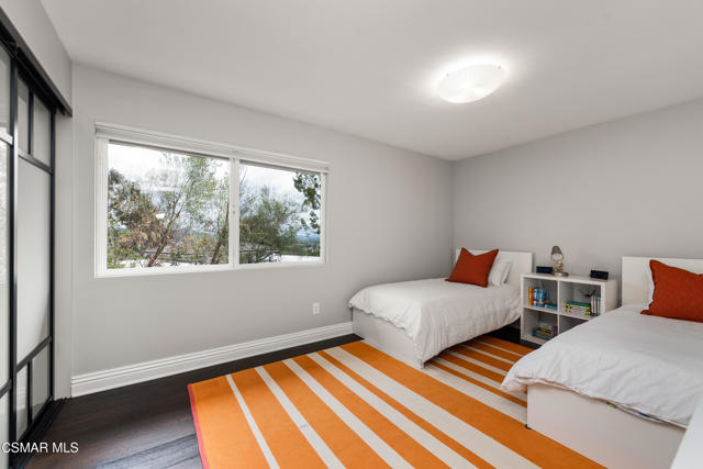 1046 Brookview Avenue, Westlake Village CA: https://media.crmls.org/mediaz/fadb1318-3e8c-4734-b4a8-bb29f5fc9bbc.jpg