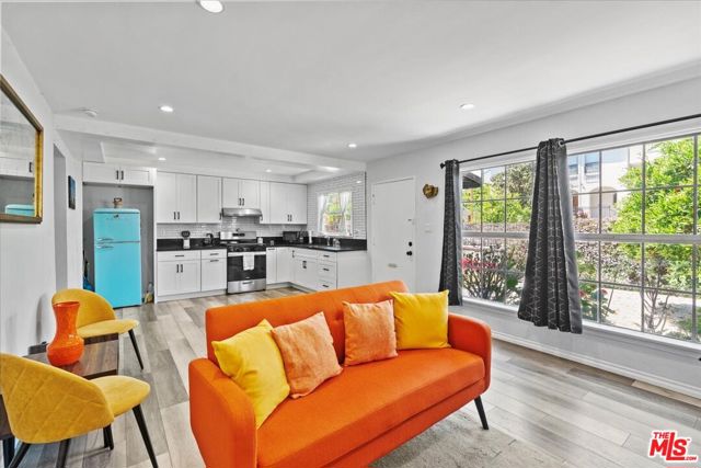 11710 Hartsook Street, Valley Village CA: https://media.crmls.org/mediaz/fadb4b65-d589-4f56-9863-e0707ae99270.jpg