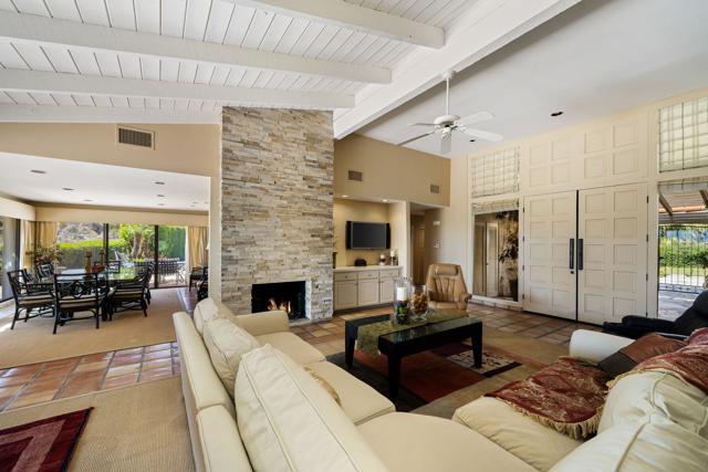 40480 Via Entrada, Rancho Mirage CA: https://media.crmls.org/mediaz/fadc109a-7c77-4010-b471-39ea765342ba.jpg