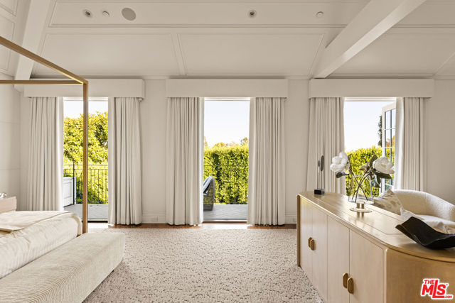 1232 Corsica Drive, Pacific Palisades CA: https://media.crmls.org/mediaz/fadc12f4-88b2-4d17-b15d-470b9198bdd1.jpg